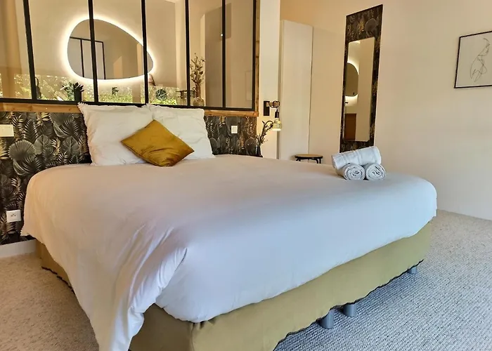 Апартаменты Le Jardin Secret - Piscine - Clim - De Gamme *